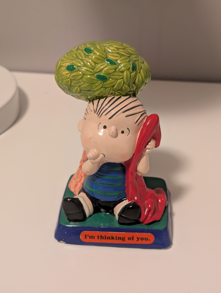 Vintage Peanuts Linus Van Pelt Figurine