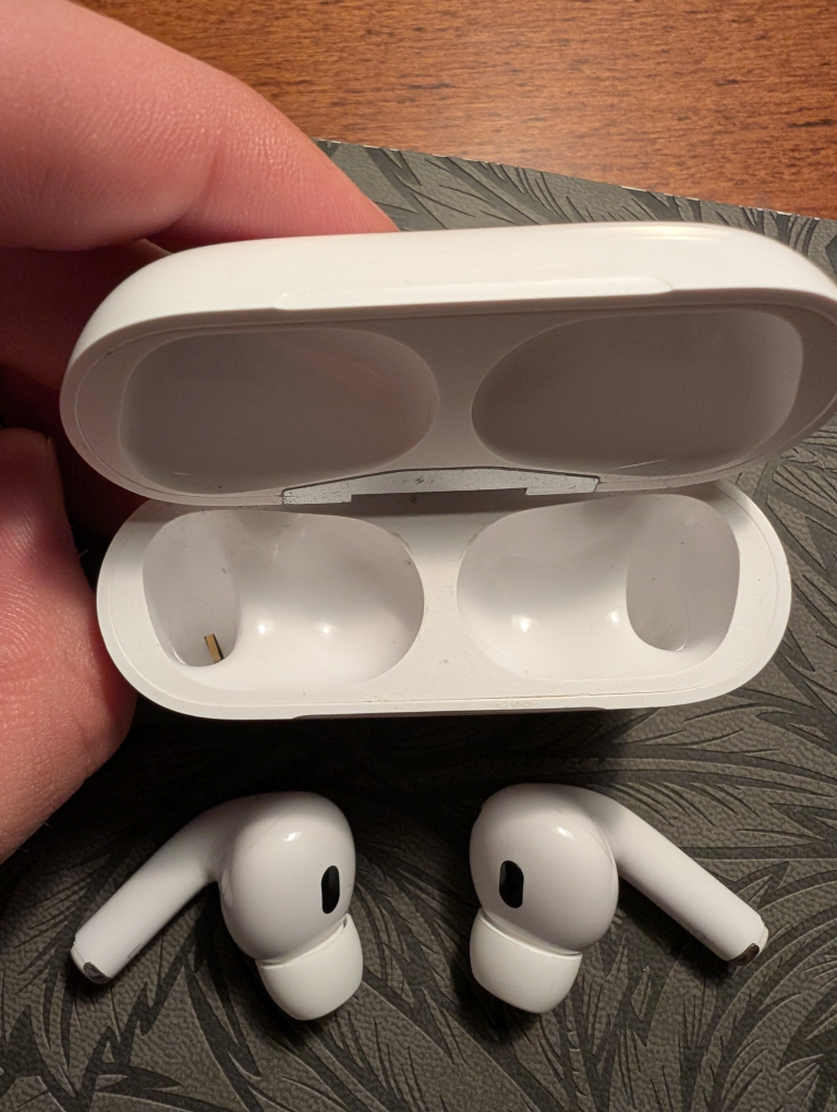 AirPods Pro (1st Generation) READ DESCRIPTION! - photo 3