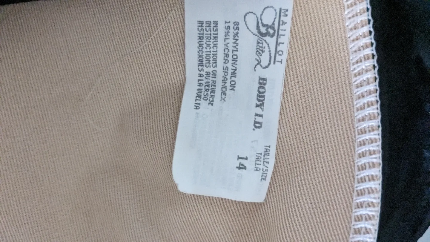 Maillot Body D. Black One-Piece Swimsuit Size 14 image indicator(2)