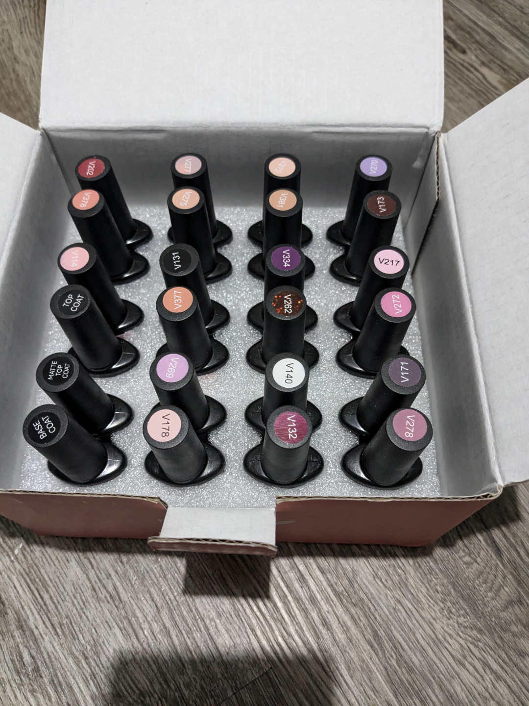 24 Gel Polish Colors in Box
