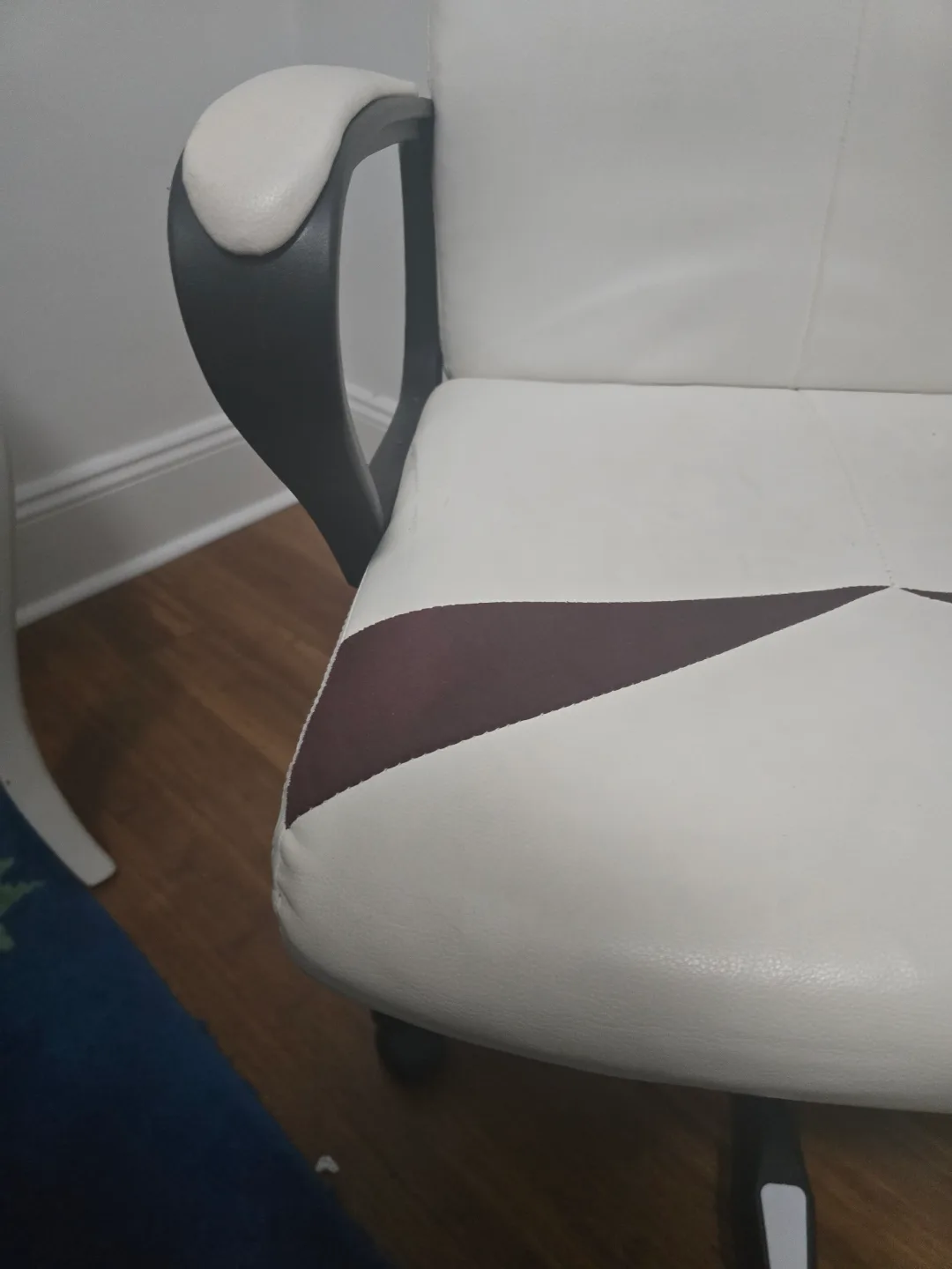 Office Chair - White and Brown image indicator(3)