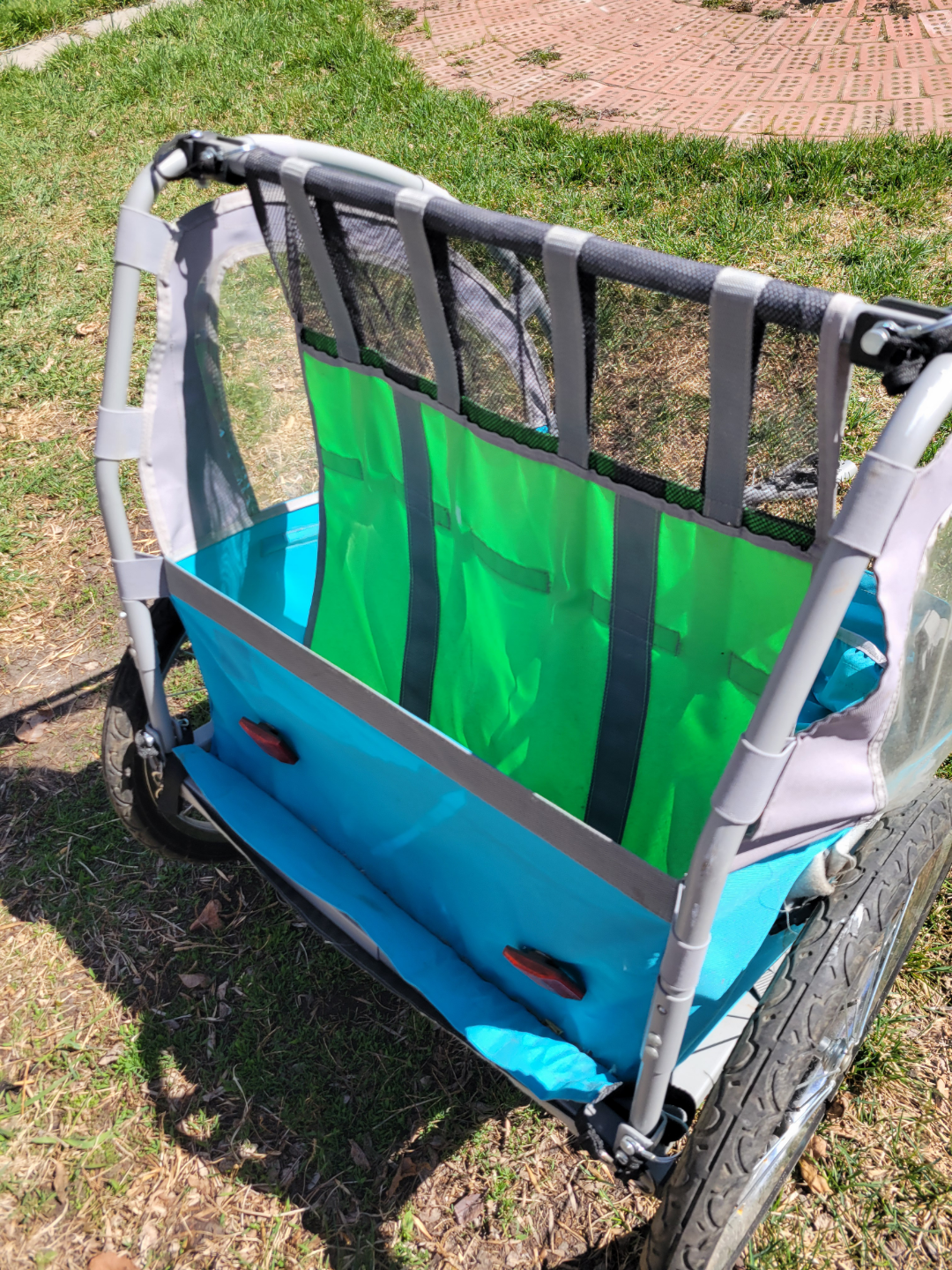 Used Child's Bike Trailer - photo 2