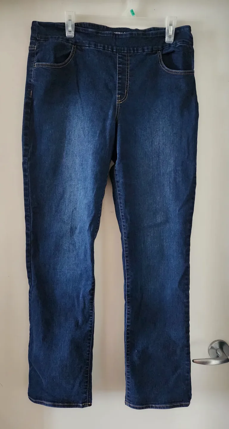 Women's Dark Wash Pull-On Jeans image indicator(2)