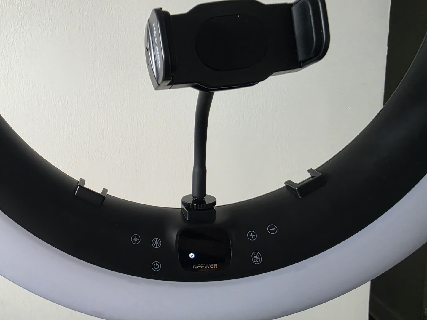 Neewer LED Ring Light Kit with Tripod Stand and Remote - photo 4