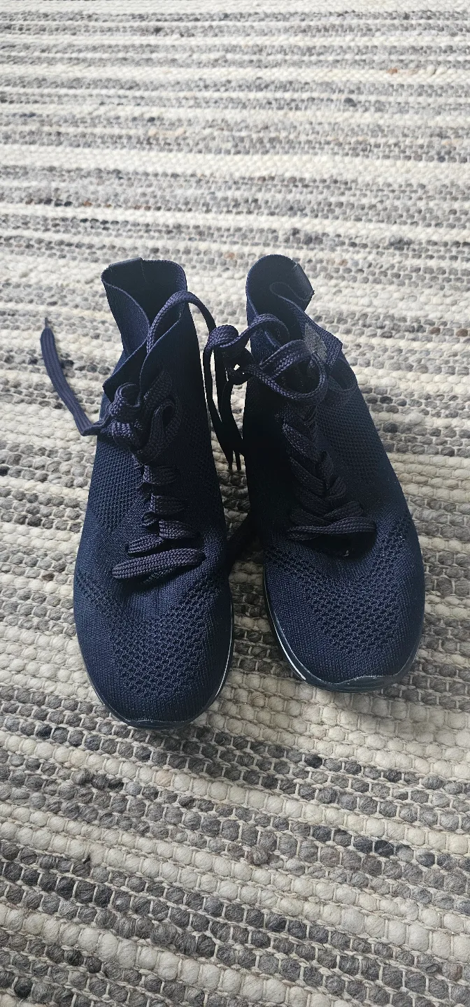 Women's Size 37 Rodrigo Pessoa Knit Sneakers thumbnail