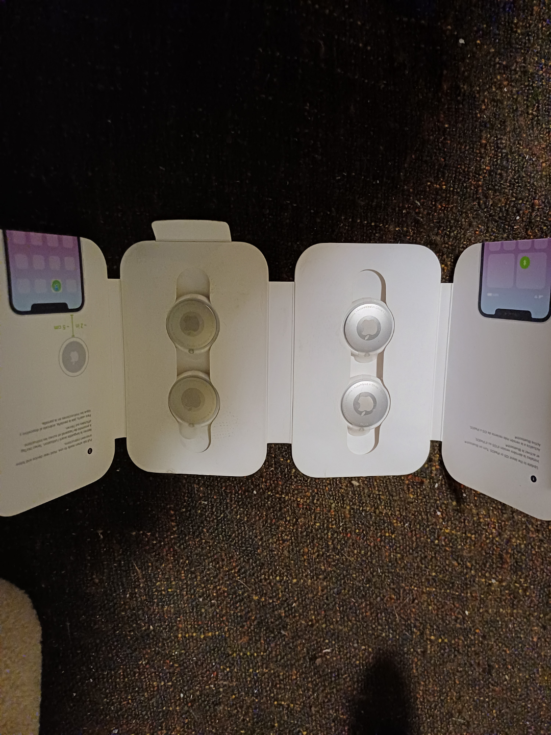 Apple AirTag Four-Pack - New - photo 3