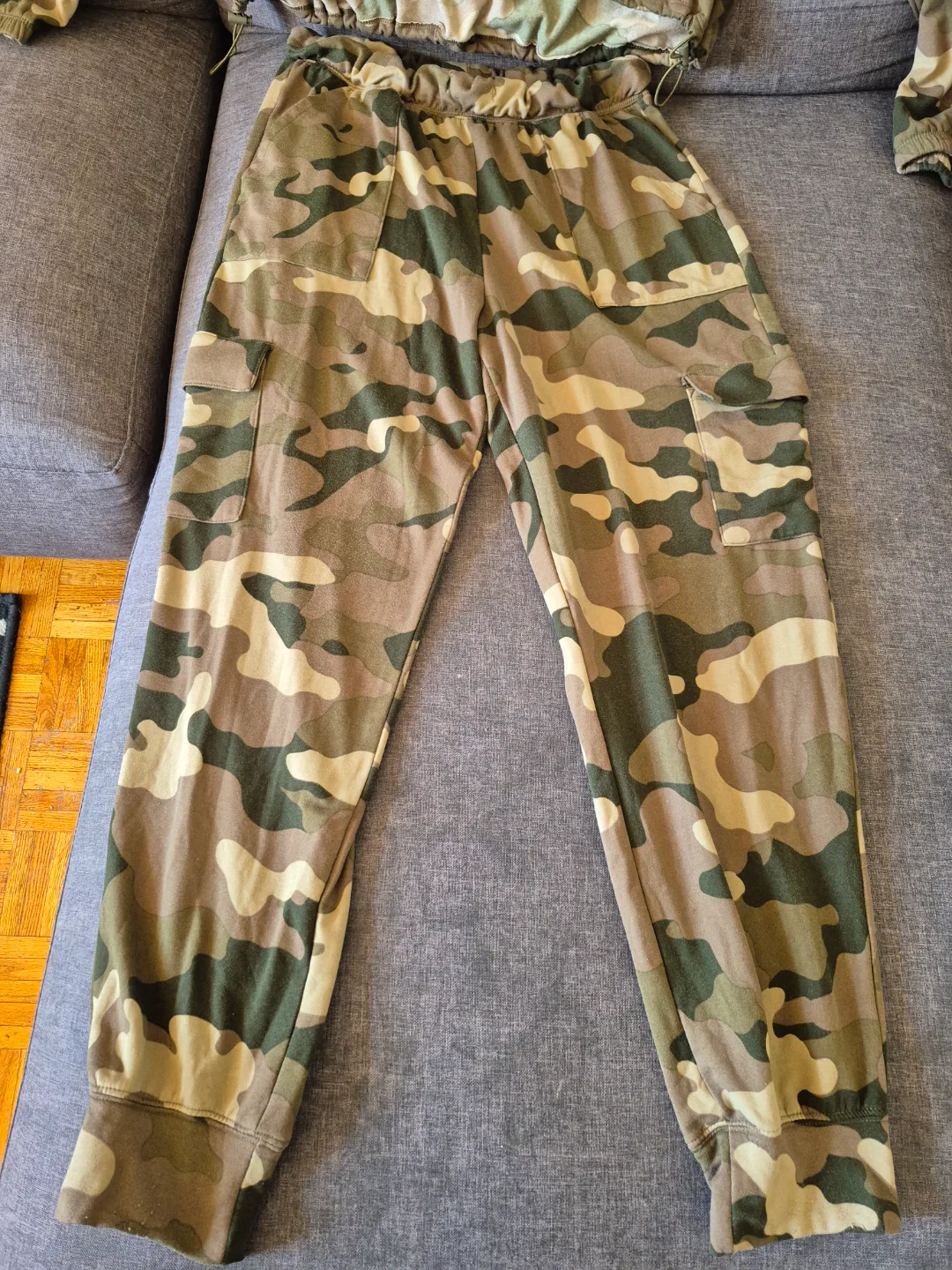 Camouflage Print Two-Piece Set image indicator(3)