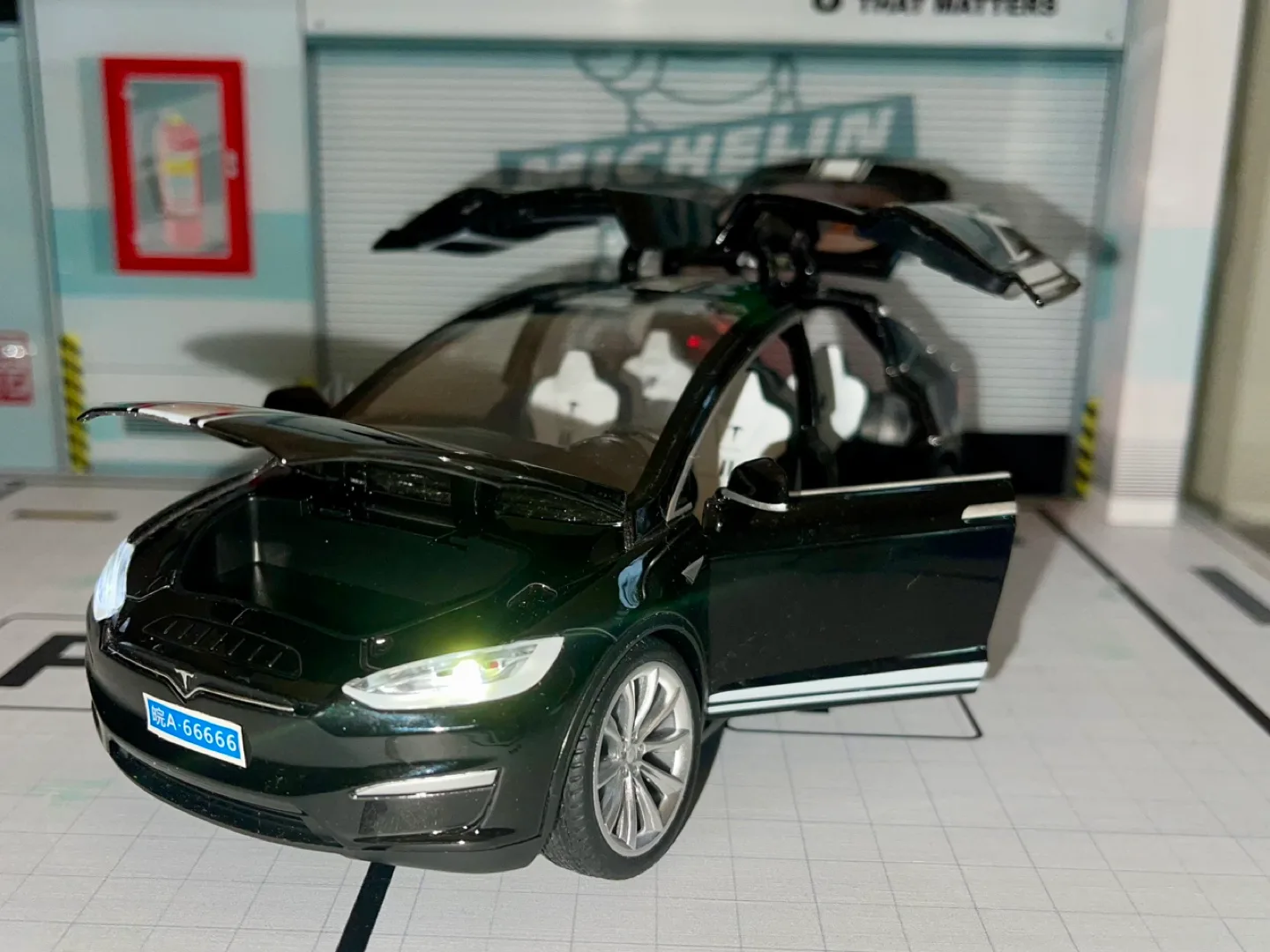 1:24 Tesla Model X image indicator(2)
