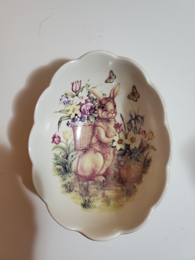 Cracker Barrel Easter Treasures Bunny Dish
