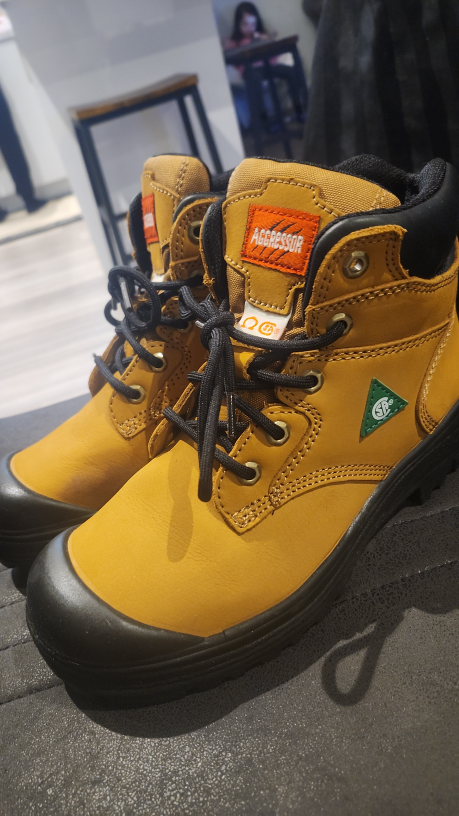 Aggressor Safety Boots Size 8.5 women's