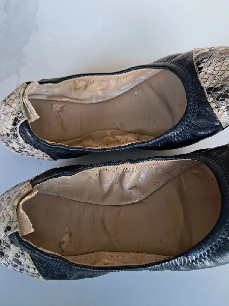 💚Saks Fifth Avenue Women's Leather and Snakeskin Flats, Size 5M image indicator(4)