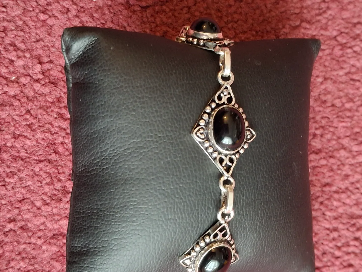 Elegant Black Onyx Bracelet image indicator(2)