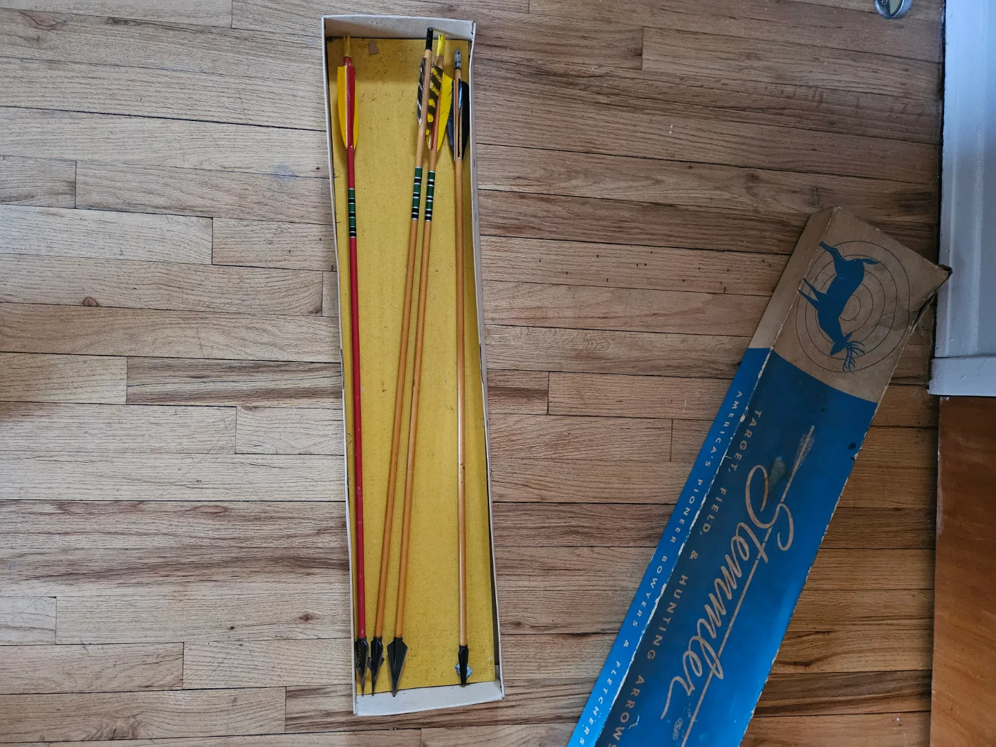 VINTAGE STEMMLER BIG GAME ARROWS image indicator(3)