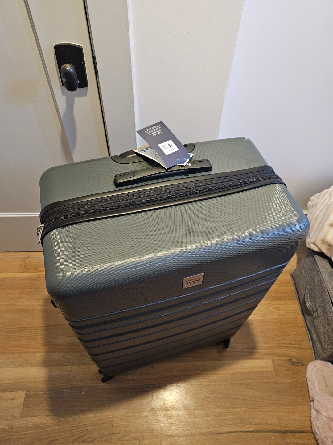 Never used, brand new! Checked Suitcase - Dark Green - photo 2