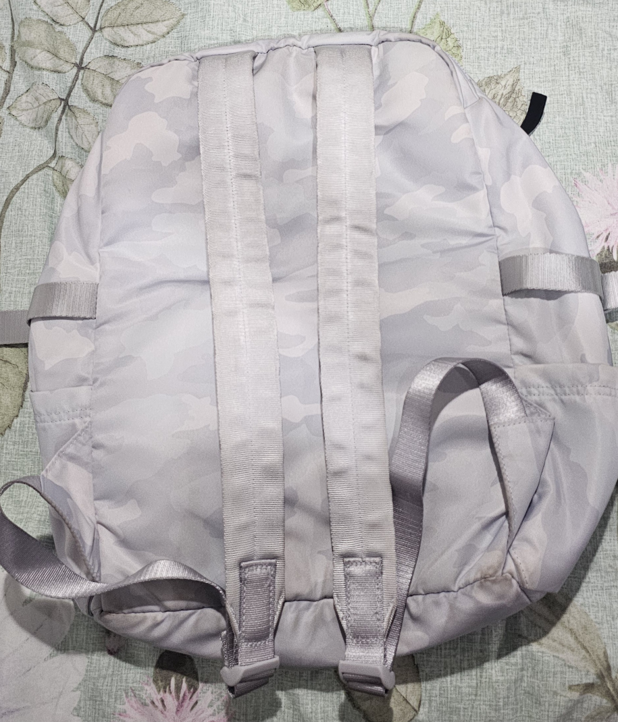 Lululemon City Adventurer Backpack - Light Grey Camo - photo 2