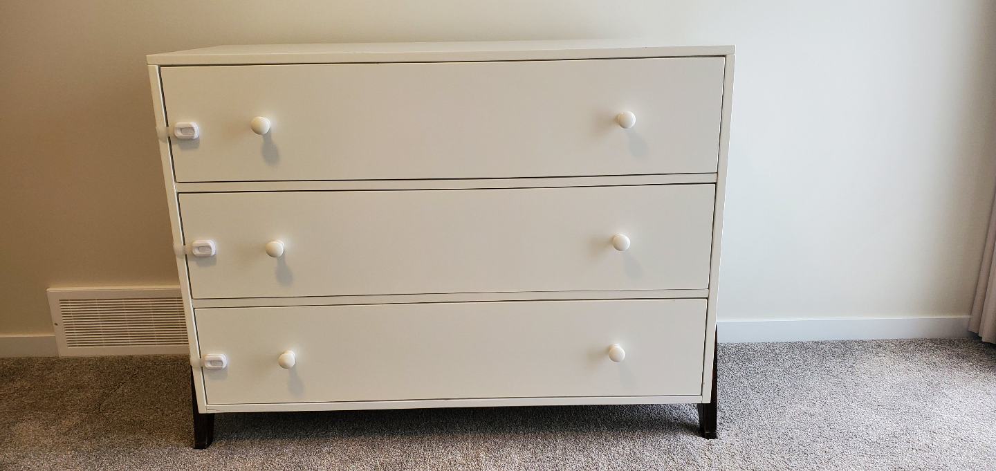 White Three-Drawer Dresser with Dark Brown Legs - photo 2