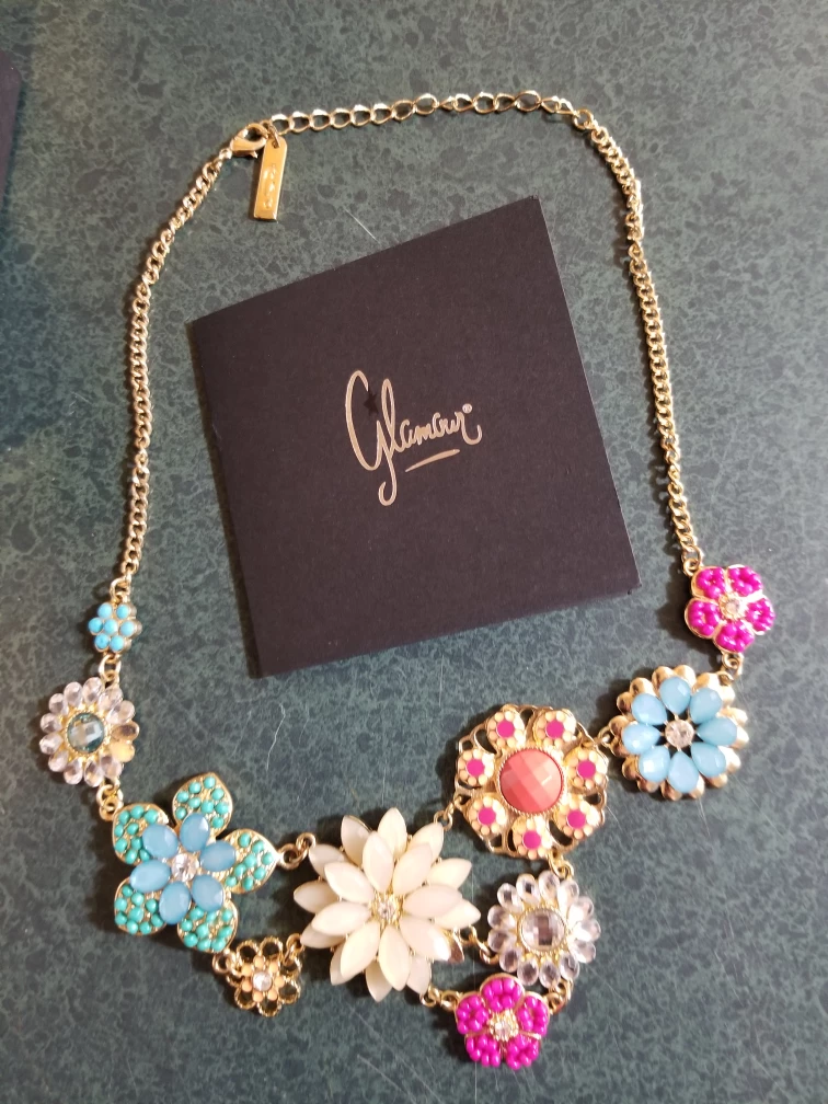Glamour floral necklace