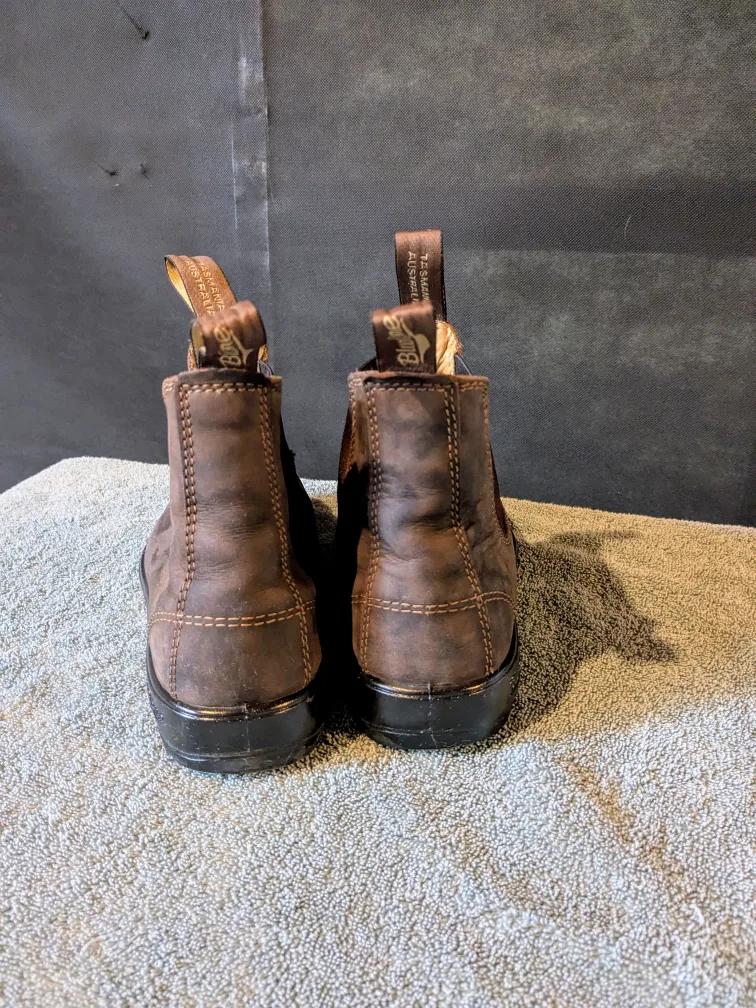 Brown Blundstone Chelsea Boots image indicator(3)