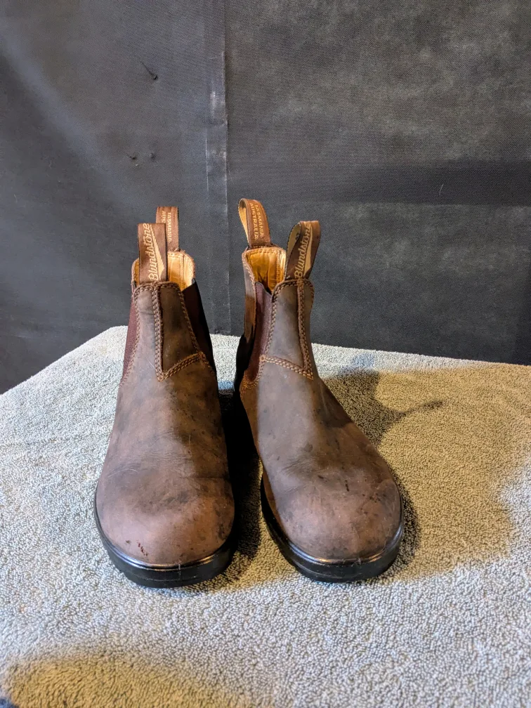 Brown Blundstone Chelsea Boots image indicator(4)