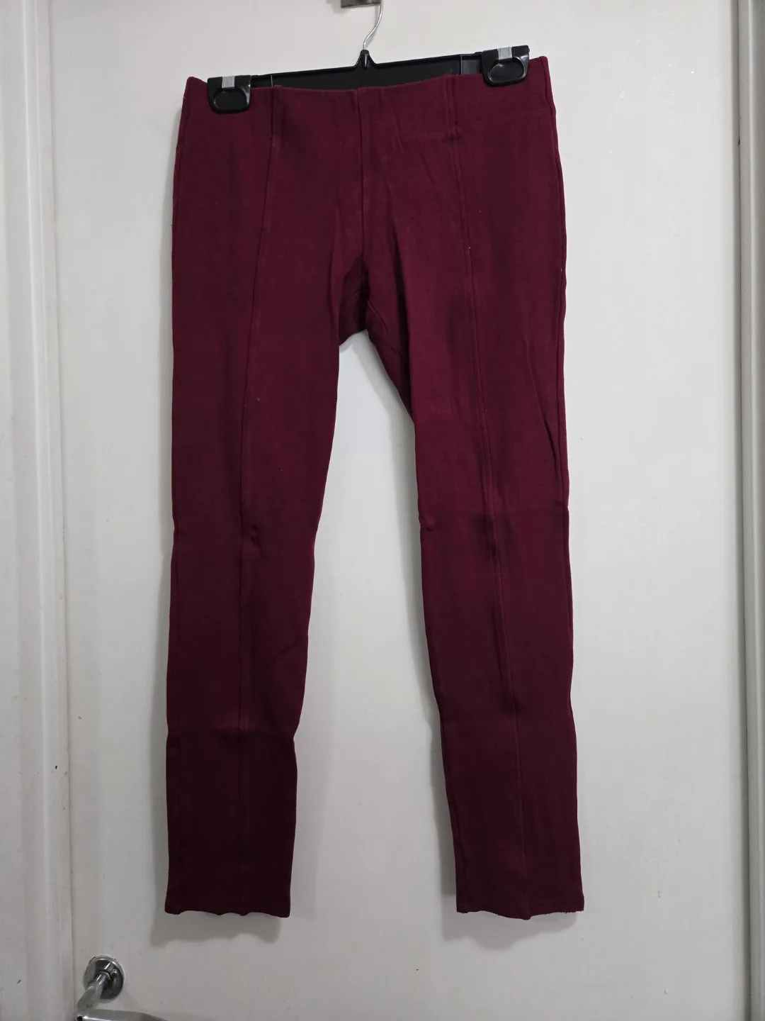 BOTH leggings for $4 image indicator(6)