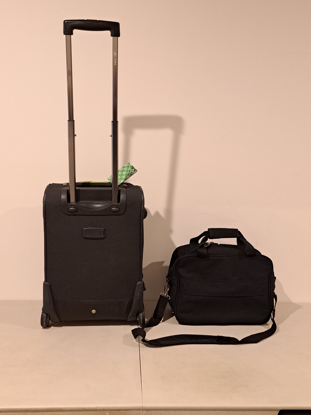 Reebok suitcase and bag - photo 2
