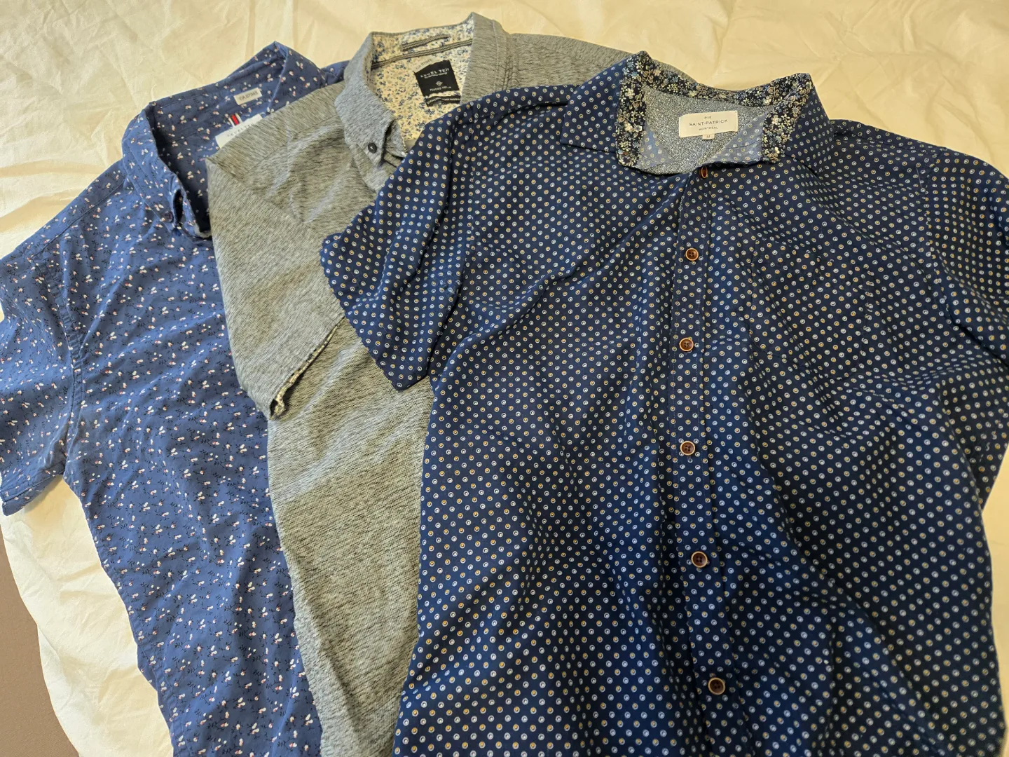 3 T- shirt for 5 cad - Size M thumbnail