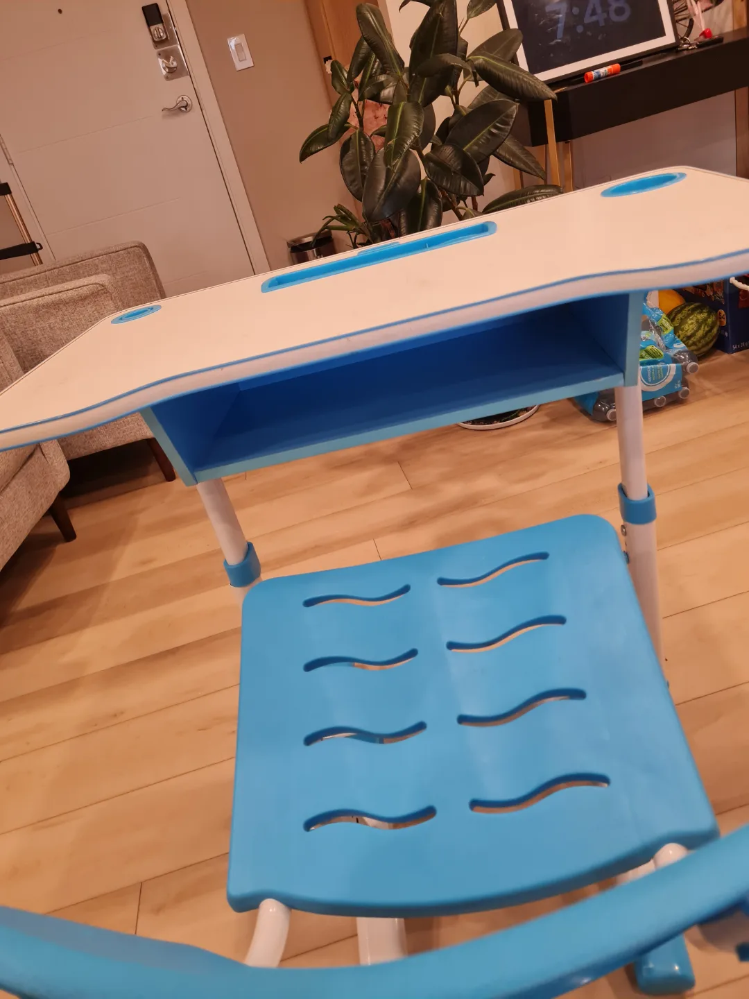 #freecycle Adjustable Study Desk and Chair Set - image indicator(4)