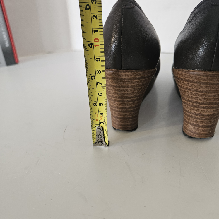 Crocs A-Leigh Closed Toe Wedge Heel Shoes Women's Size 6W Brown - photo 5