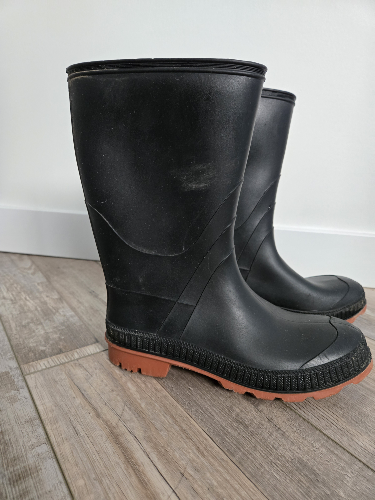 Black Rubber Rain Boots Size 6