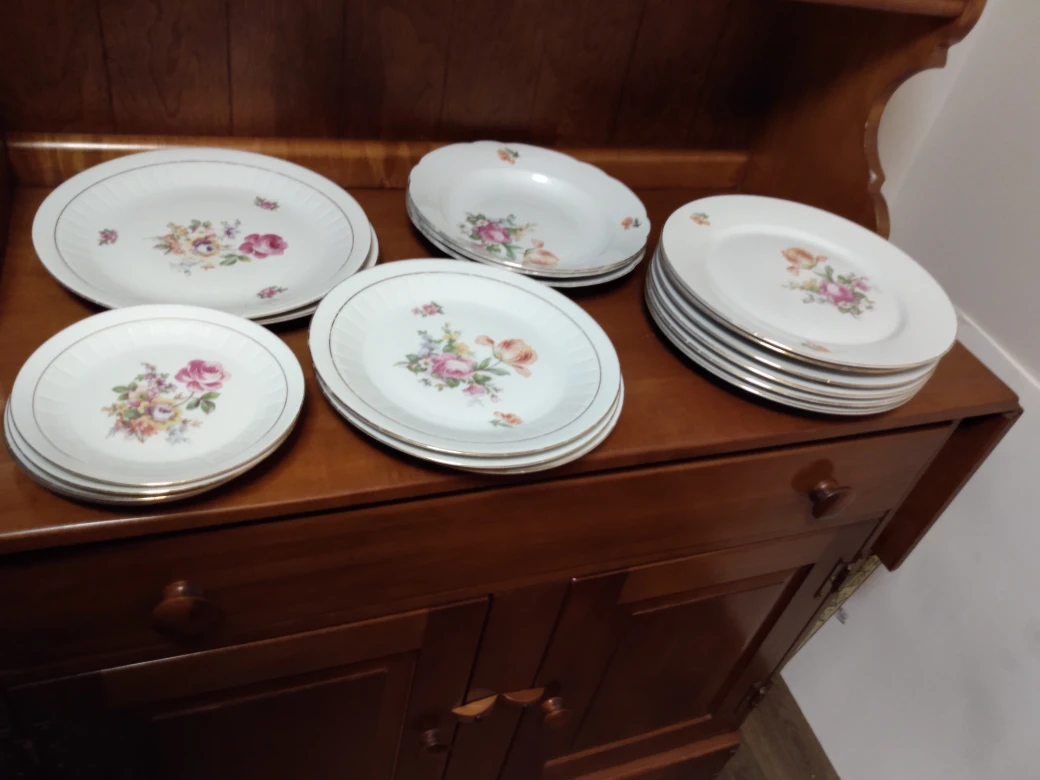 Charming Vintage Charmion 22K Gold Dinnerware Set - photo 5