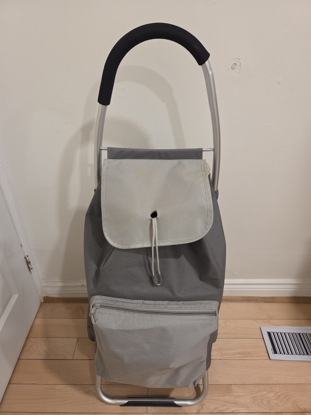 Grey Shopping Cart with Insulated Compartment