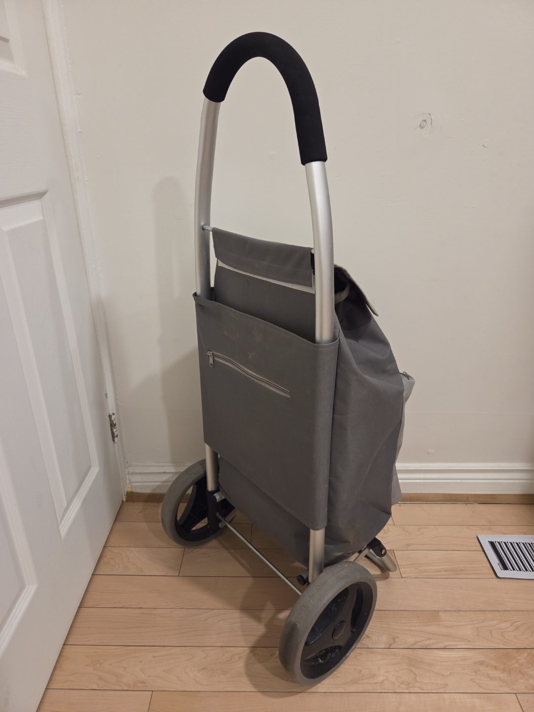 Grey Shopping Cart with Insulated Compartment - photo 3
