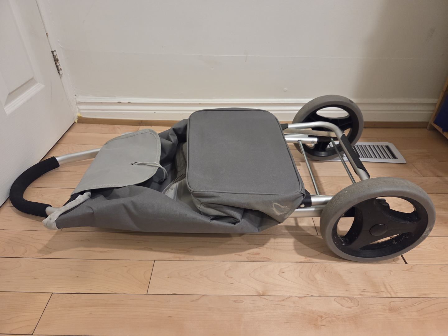 Grey Shopping Cart with Insulated Compartment - photo 4