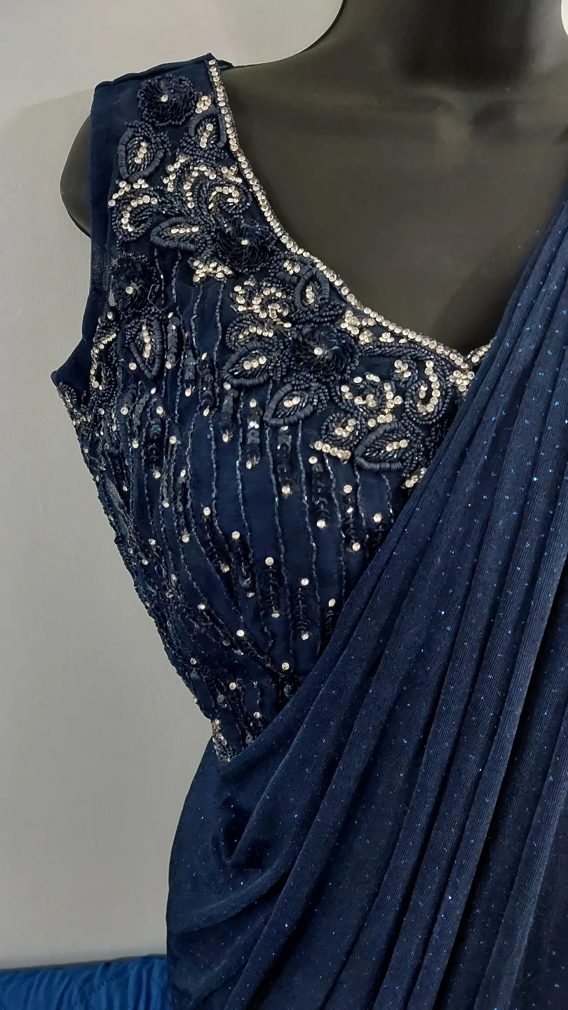 BRAND NEW Navy Blue Pre-draped Saree with Embellishments💚 image indicator(3)
