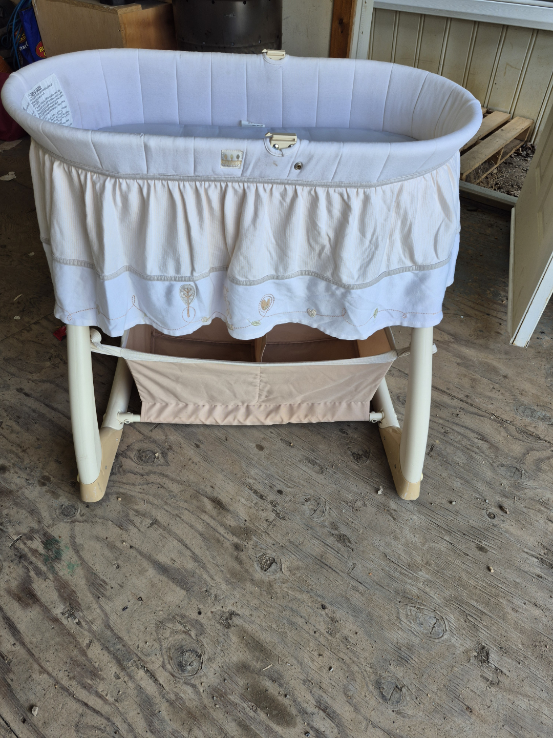 Baby Bassinet and Bath Tub Bundle - photo 2