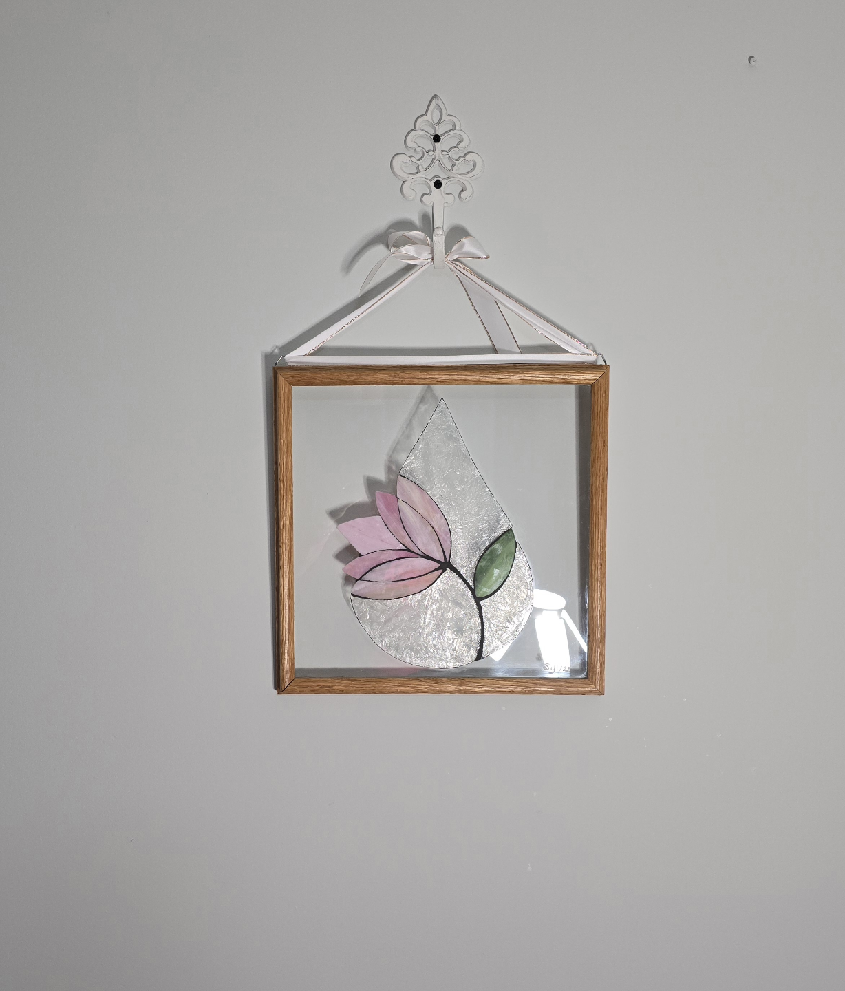 Stained Glass Teardrop Magnolia
