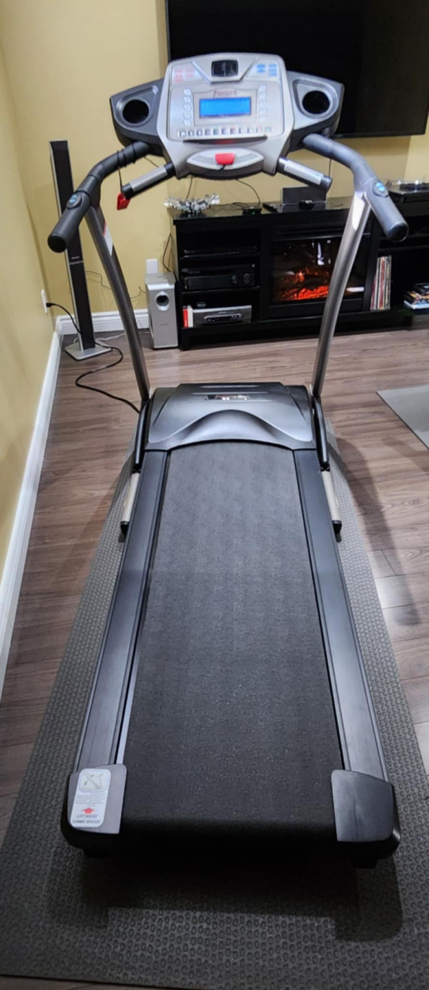 Freespirit Treadmill - Excellent Condition - photo 4