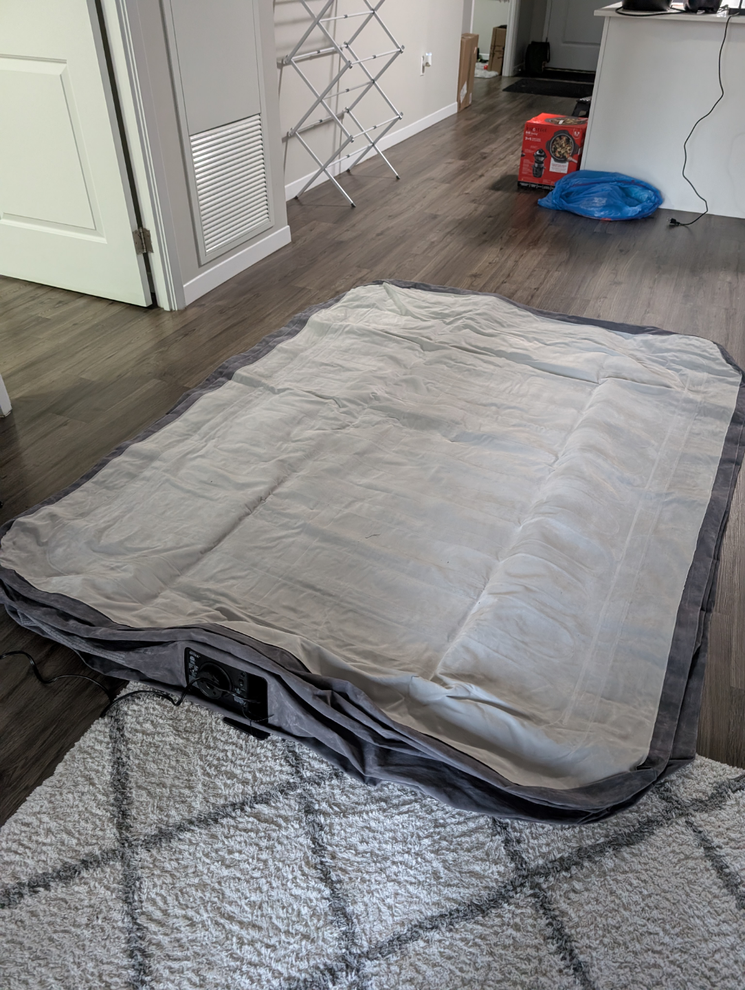 Intex Dura Bean Deluxe Comfort inflatable mattress. - photo 2