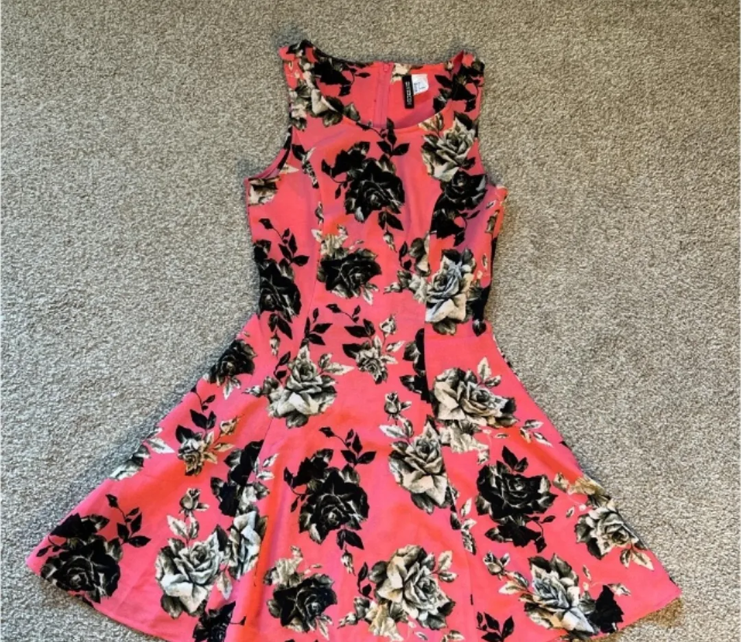 H&M Pink floral skater dress thumbnail