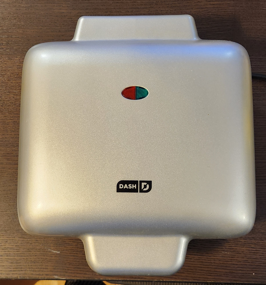 DASH Waffle Maker 💚