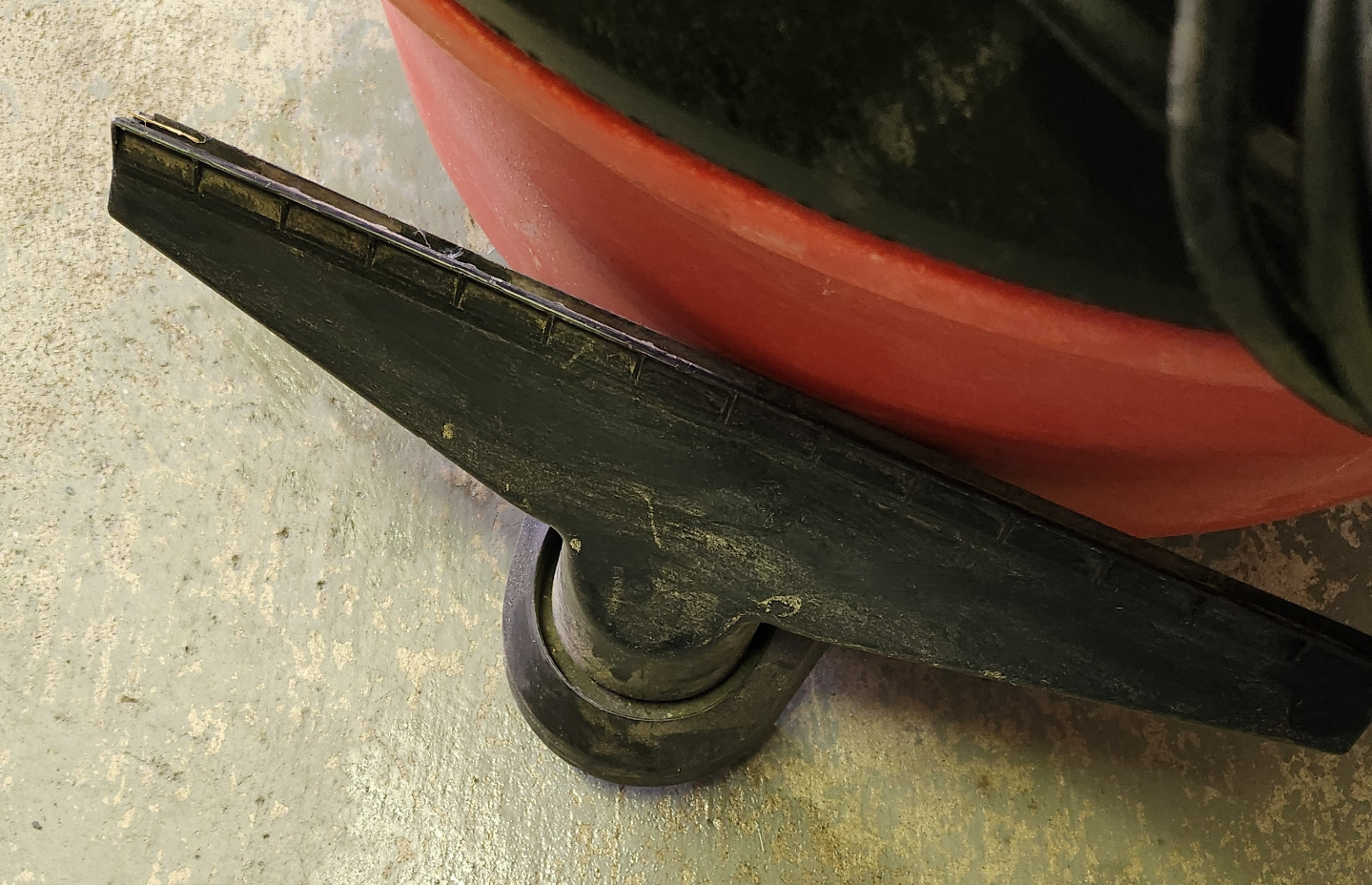 Craftsman 5 HP 45 Litre Wet/Dry Vacuum - photo 4