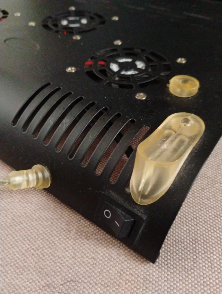 💚Laptop Cooling Pad with Three Fans image indicator(2)