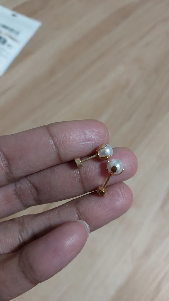 BRAND NEW Pearl Stud Earrings - Gold 💚 image indicator(3)
