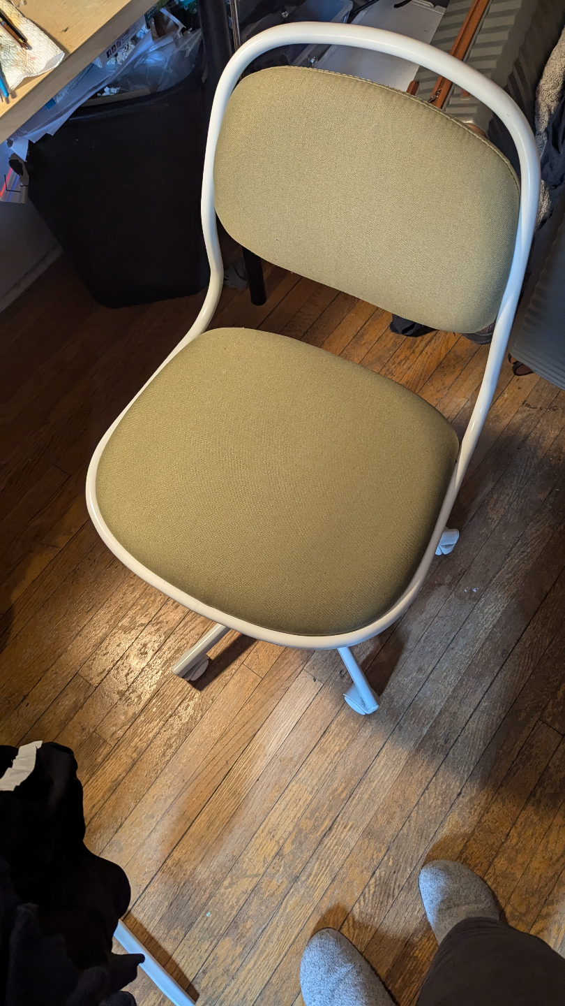 IKEA ÖRFJÄLL  Swivel chair in green.