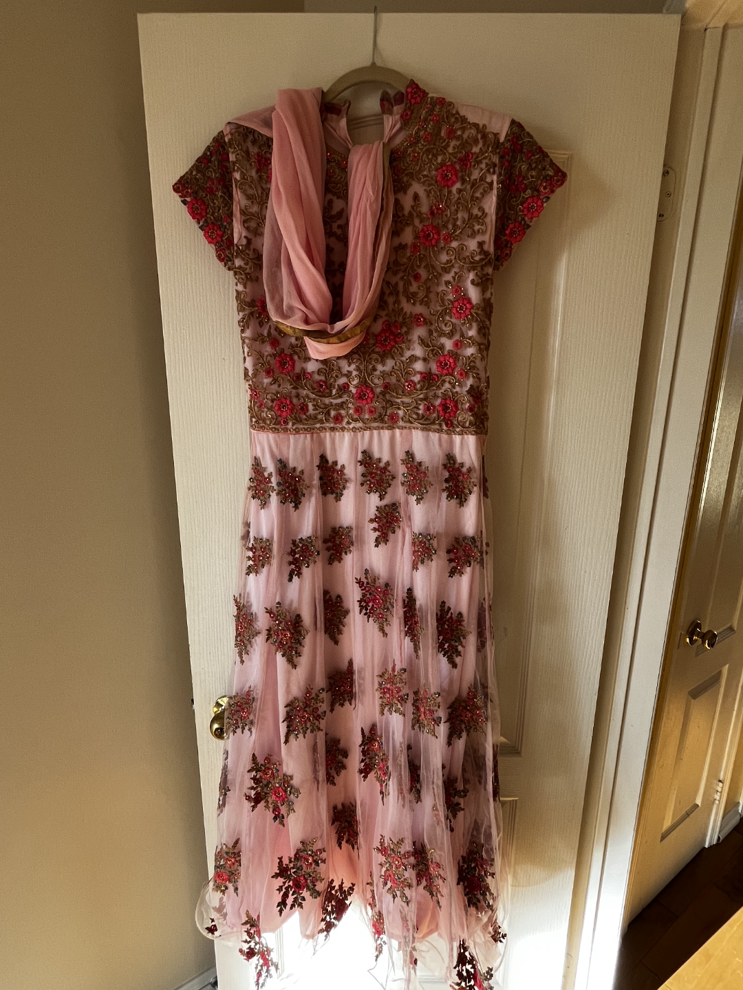Gorgeous Pink Embroidered Anarkali Suit - photo 2
