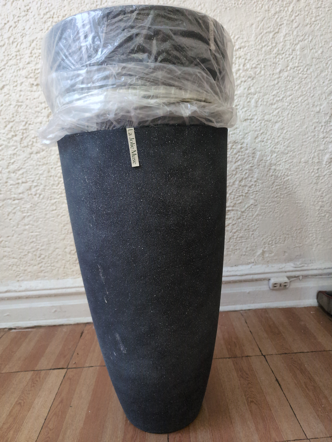 La Jolie Muse Black Planter