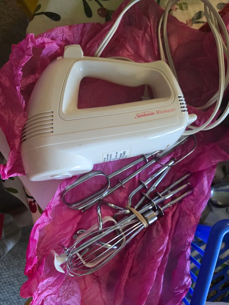 💚Sunbeam Mixmaster Hand Mixer with Attachments thumbnail