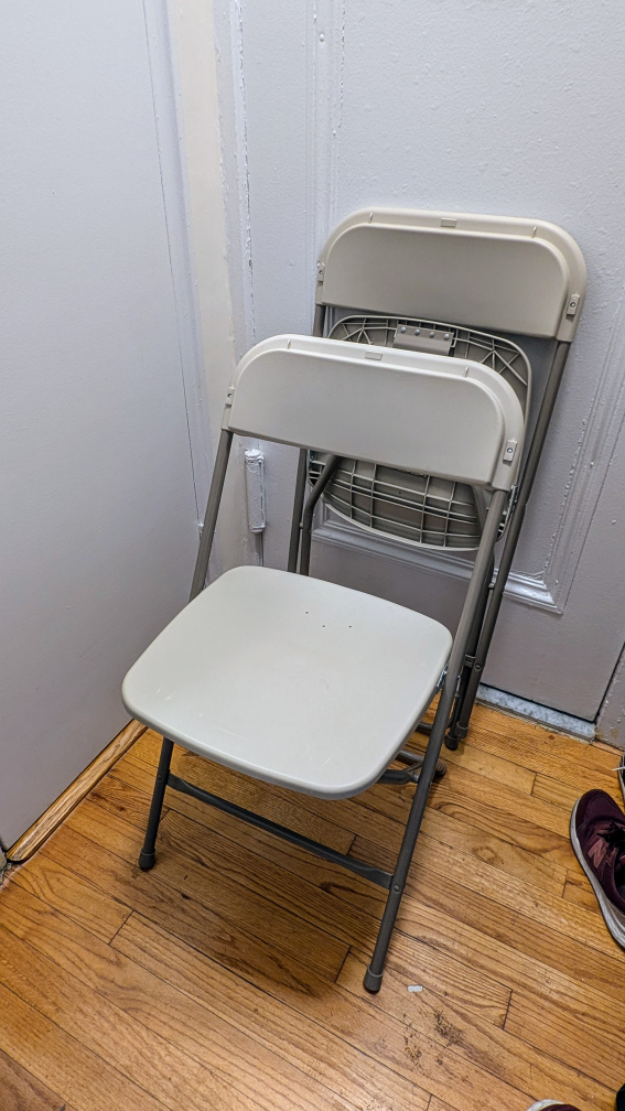 2 Pack 650LB Lightweight Folding Chair