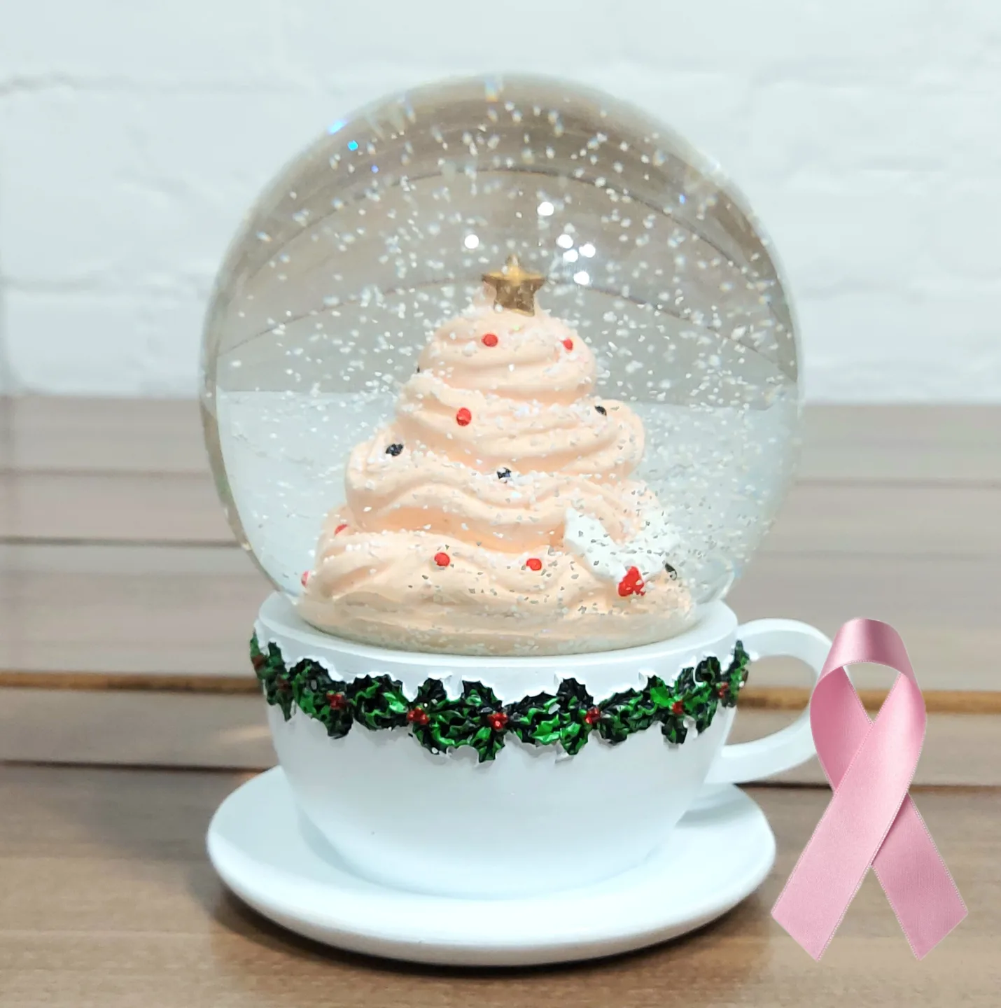 ⭐️ Cupcake and teacup snow globe from HomeSense thumbnail