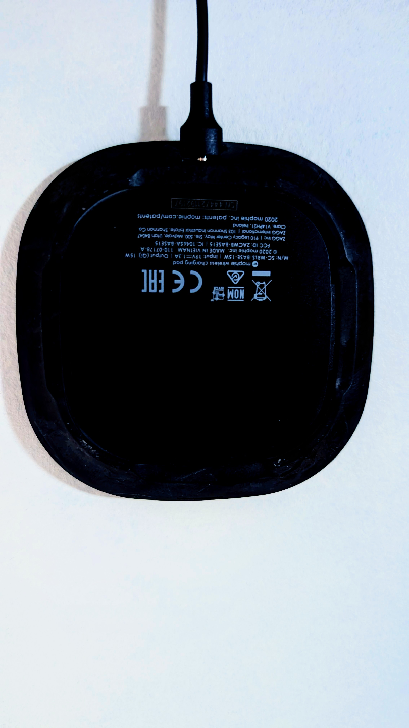 Mophie Wireless Charging Pad - photo 5
